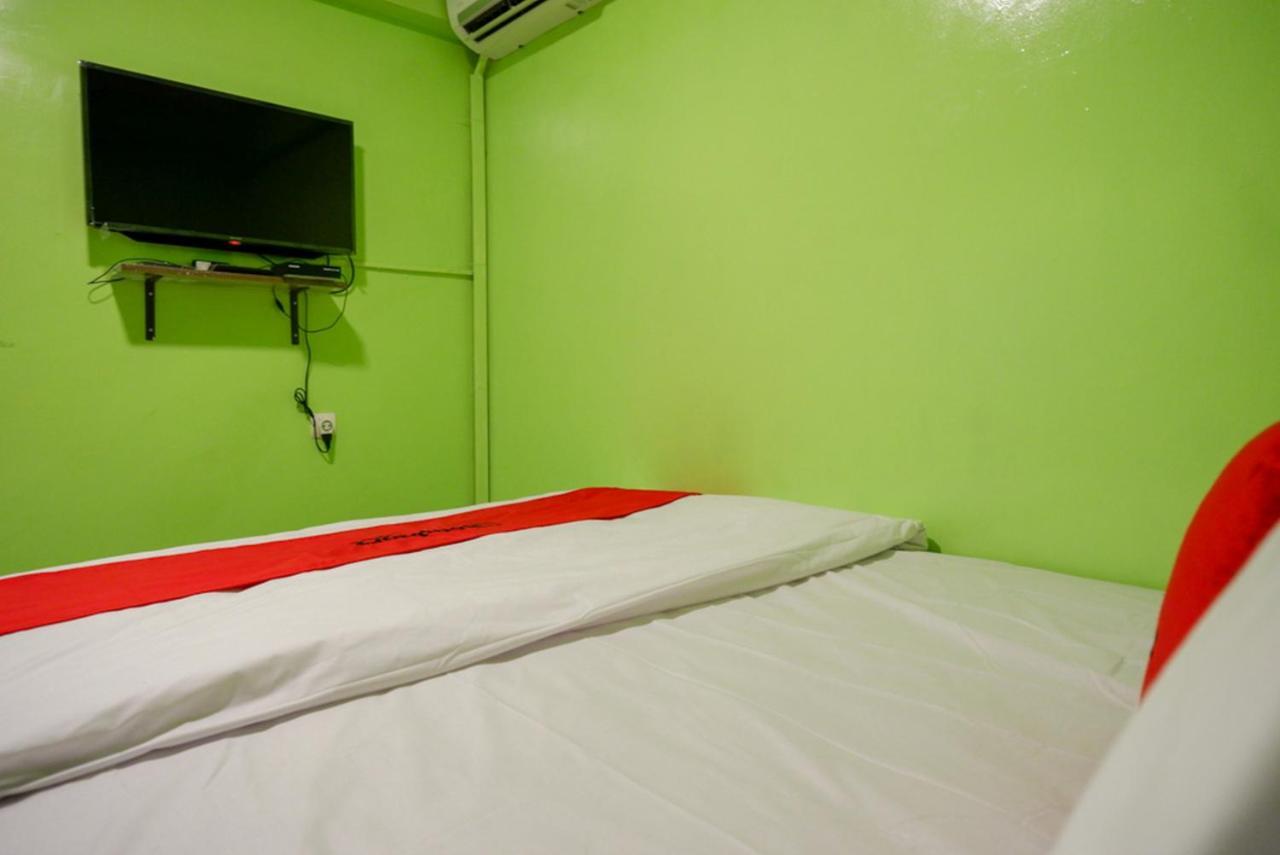 Hotel Reddoorz @ Jalan Gatot Subroto Semarang Exterior foto