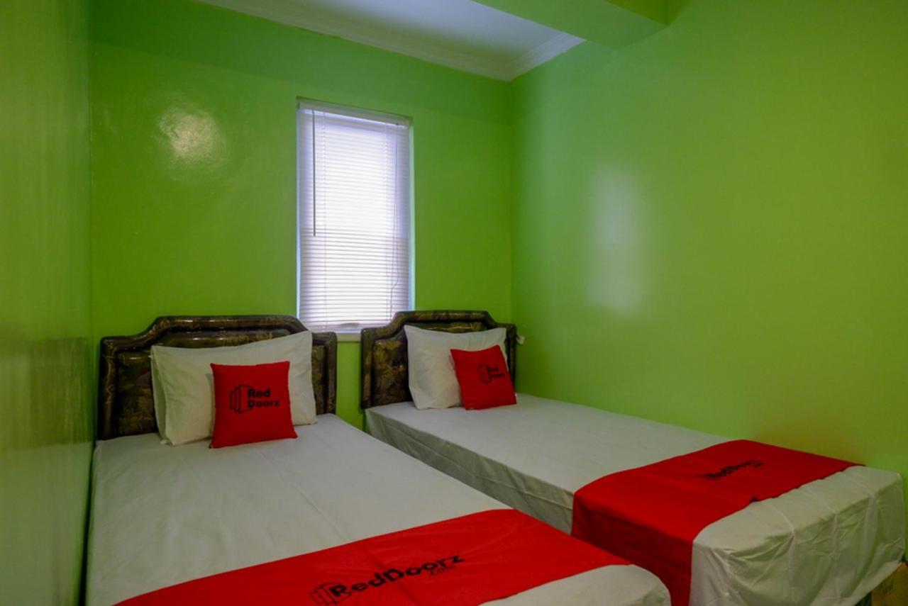 Hotel Reddoorz @ Jalan Gatot Subroto Semarang Exterior foto
