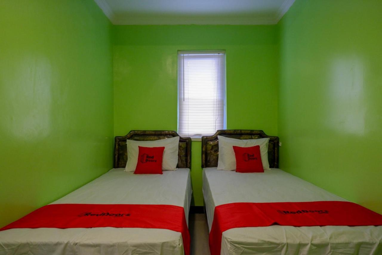 Hotel Reddoorz @ Jalan Gatot Subroto Semarang Exterior foto
